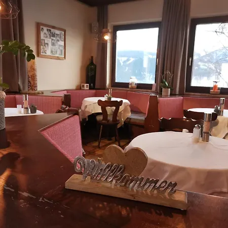 帕里恩特酒店 3*