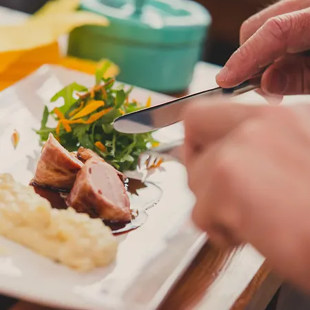 Pariente ホテル 3*