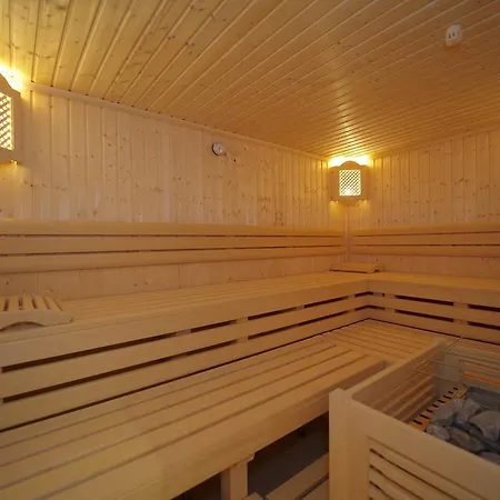 Pariente ホテル 3*